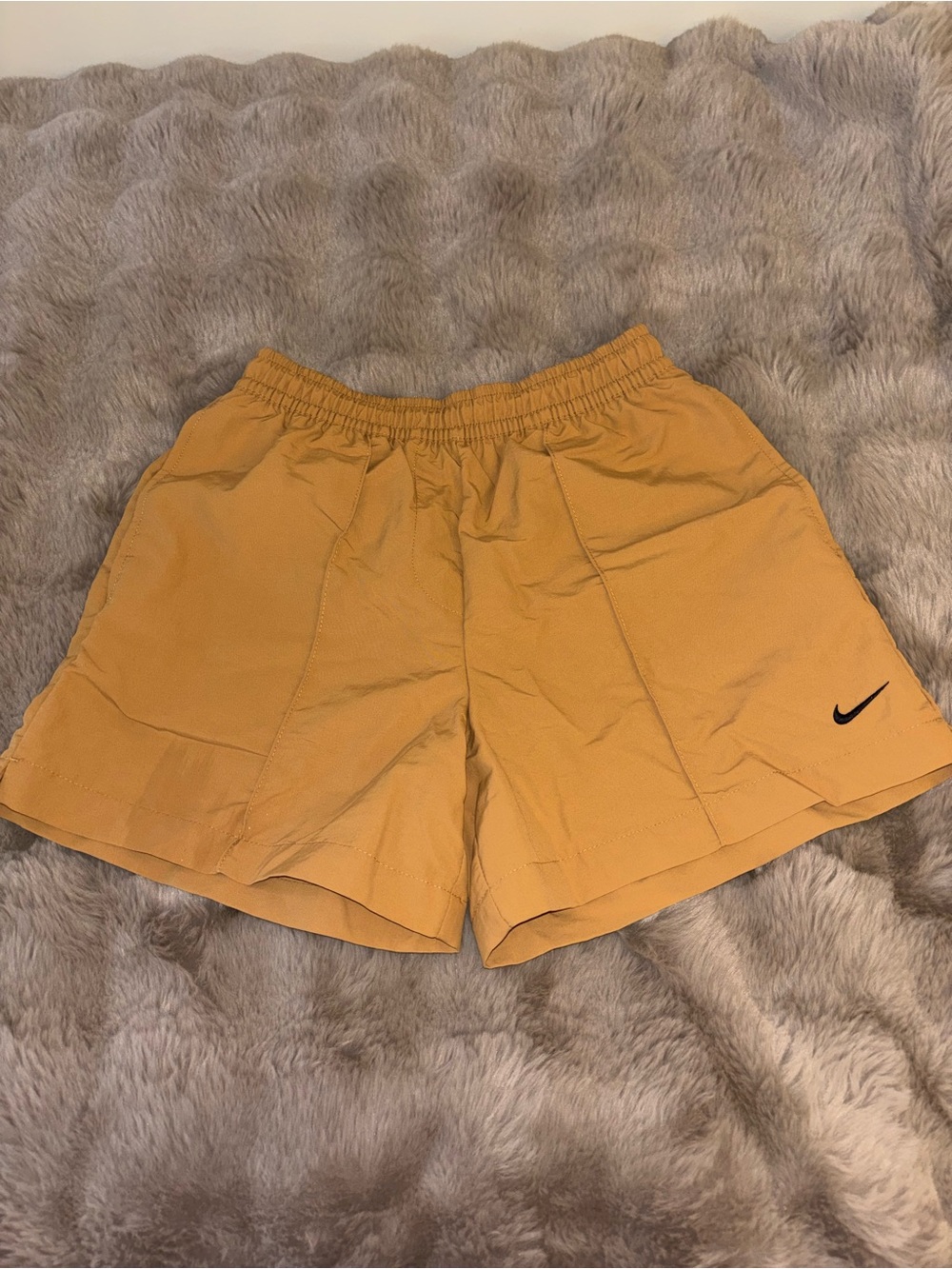 Nike Everything Wovens Women’s Mid Rise 5” Shorts with Minor Flaw
